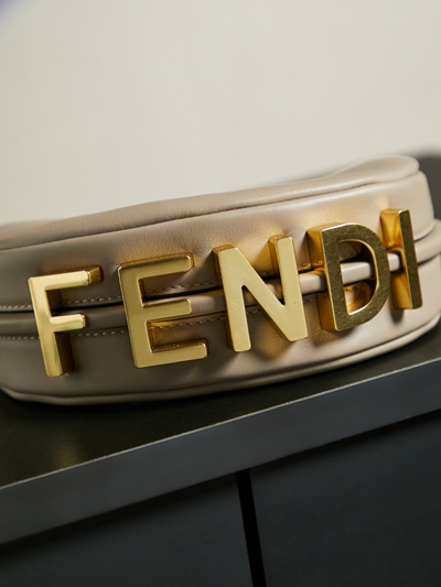 フェンディバッグ細部ディテール